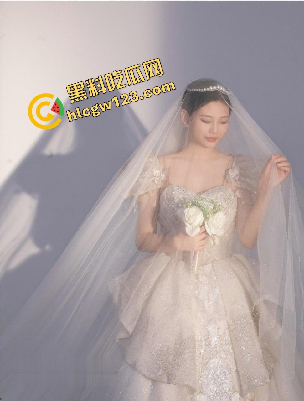 长沙『孙悦』结婚当天跟绿帽老公玩3P到天亮,婚纱白裙湿成奶油布丁,前男友肏完老公舔干!