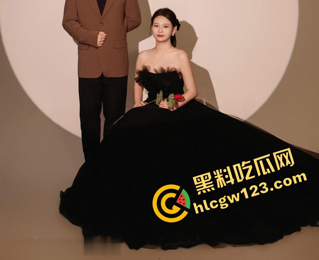 长沙『孙悦』结婚当天跟绿帽老公玩3P到天亮,婚纱白裙湿成奶油布丁,前男友肏完老公舔干!