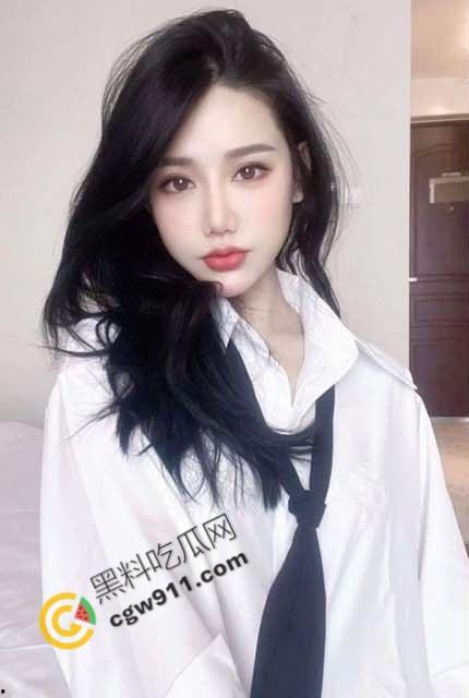 海角大神爆操姐姐!趁姐姐洗碗的时候,洗碗间隙,偷偷爆操,姐姐承欢,炽情爆操只为极致愉悦