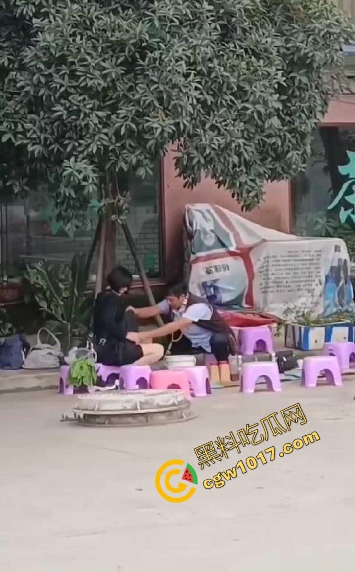 公园算命大师诱骗小仙女,揉胸抠穴就能断知福祸,小仙女被玩弄至高潮,彻底沦陷!