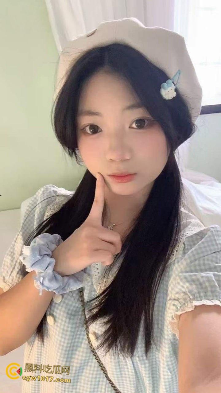 约炮大神【石先生】,约炮极品JK小萝莉,跪地口交被按头深喉,粉裙掀起美腿大开狂操,娇滴滴的呻吟超诱人!