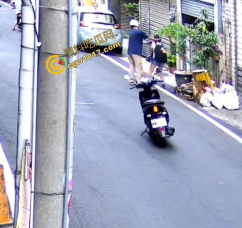 台湾省苗粟随机斩人案再度上演!47岁男子持刀狂魔,便利店门前血雨腥风,女童胸挨一刀,送ICU抢救,震惊全省!