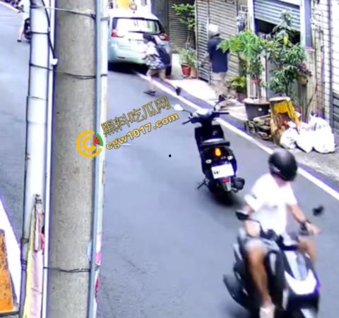 台湾省苗粟随机斩人案再度上演!47岁男子持刀狂魔,便利店门前血雨腥风,女童胸挨一刀,送ICU抢救,震惊全省!