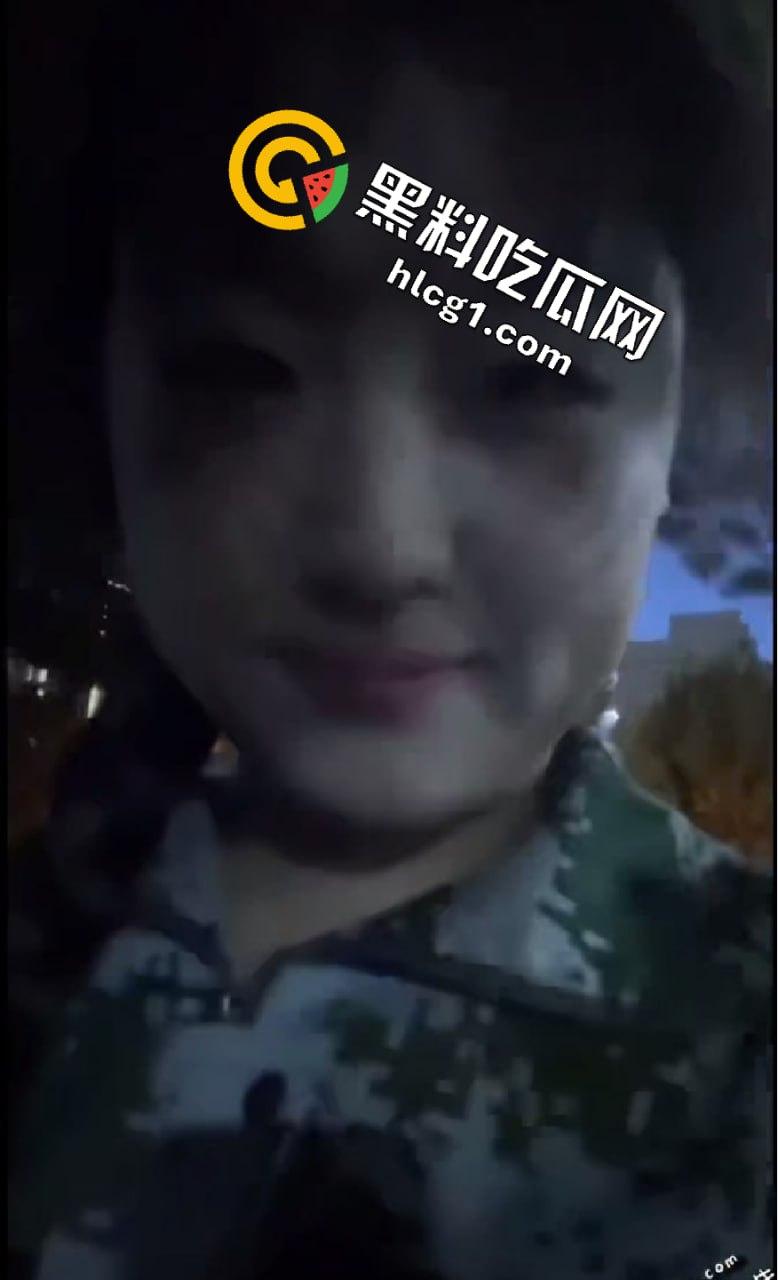 徐工职生物制药大一女生荣佳欣，和姐夫视频自慰被曝光 军训服下的小骚货