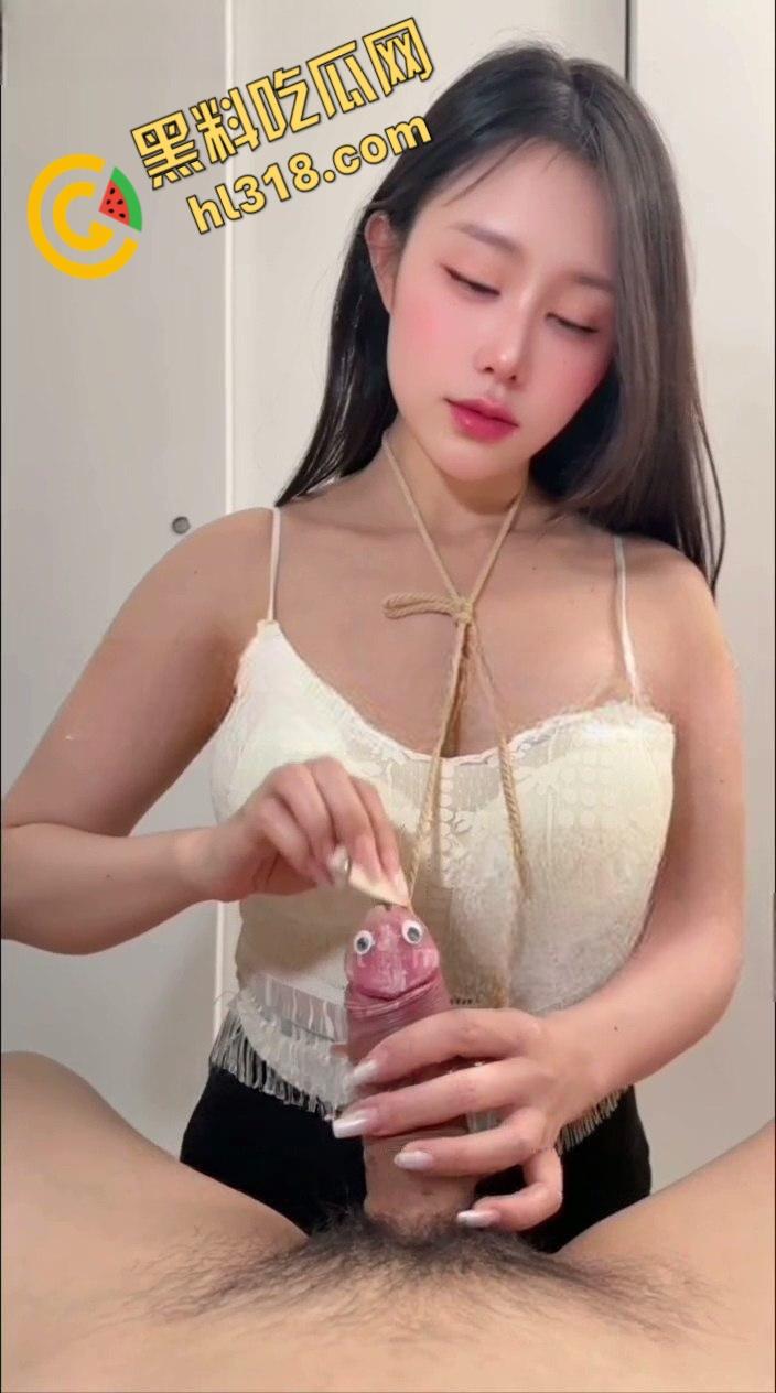 推特极品御姐【汐梦瑶】,上演技师全身保养,舔蛋口交挑逗不断,最后颜射一脸舔的干干净净 !