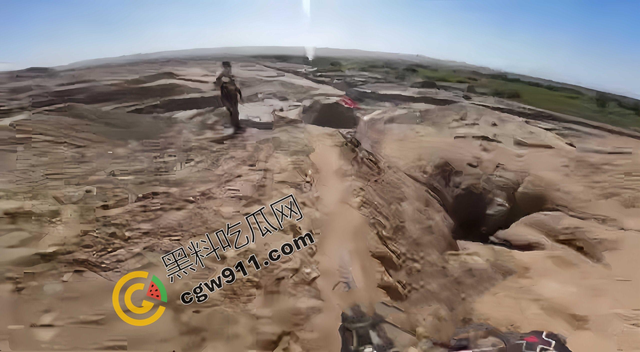 新疆吐鲁番:极限跳崖!山地速降的年轻爱好者壮烈10米跳崖,血染岩壁,英雄折翼