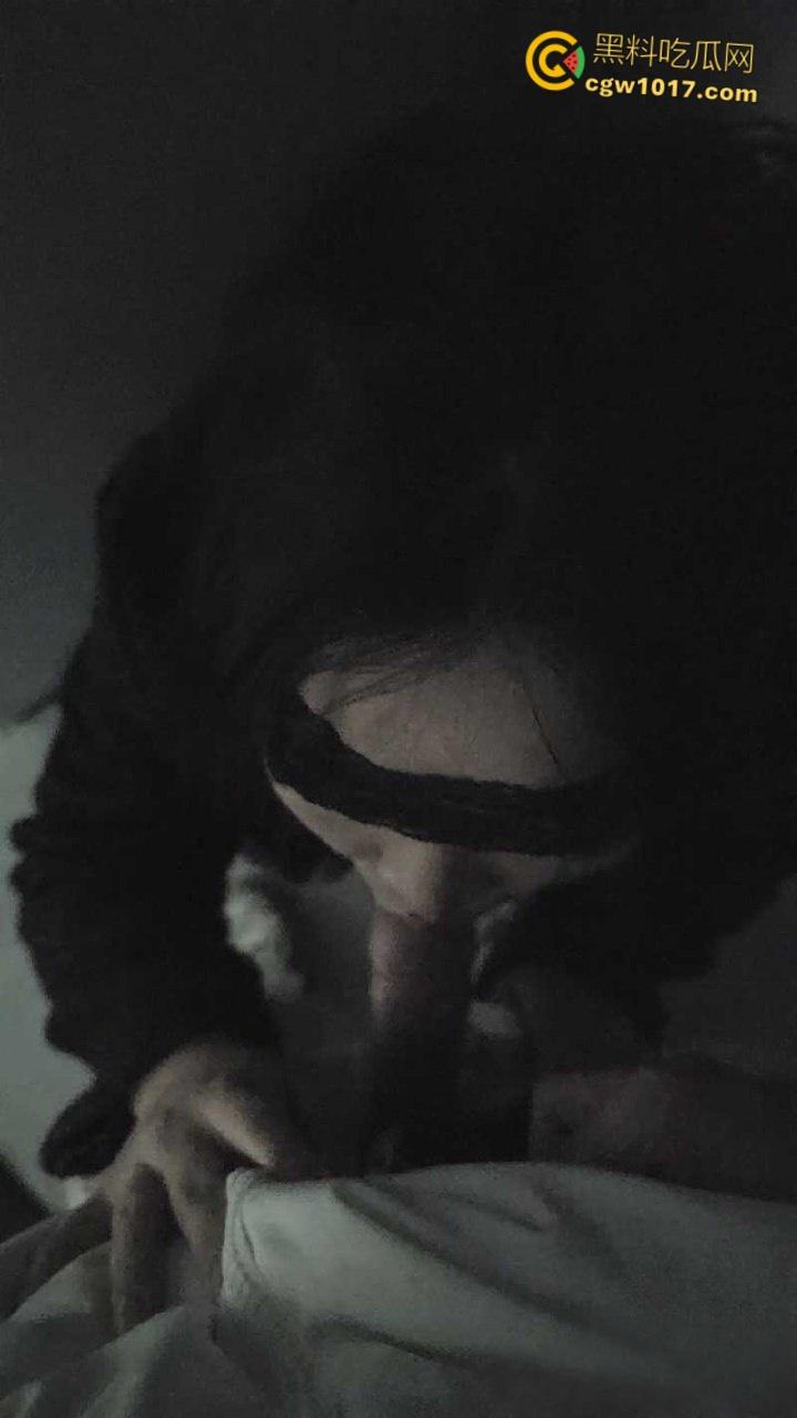 睡不醒的小嫂子,骚母狗嫂子身穿性感渔网袜,主动要求玩户外露出,就喜欢让别人看她被干的贱样!