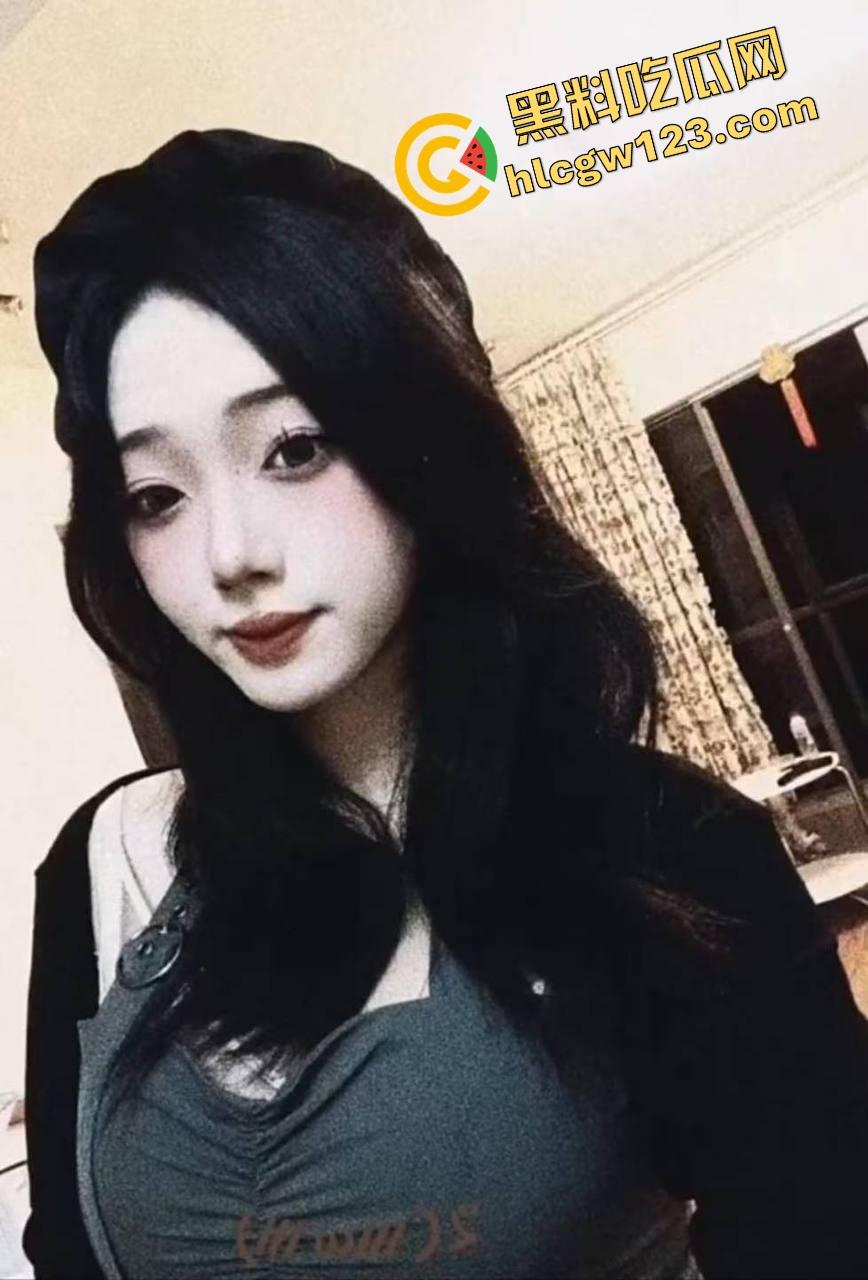 狂野表姐倒贴送逼勾引弟弟被猛虎扑操,躲被窝看黄片发骚钻怀,巨乳乱甩惨穴狂抽射精,哀叫连连!