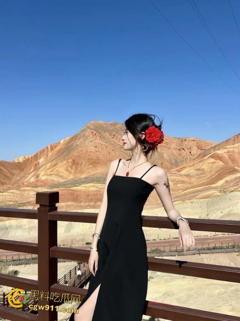 浙师大金融系学霸【赵艺涵】,化身魅惑尤物,穿情趣内衣酒店勾魂。与男友狂热交欢,甜美呻吟高潮连连!