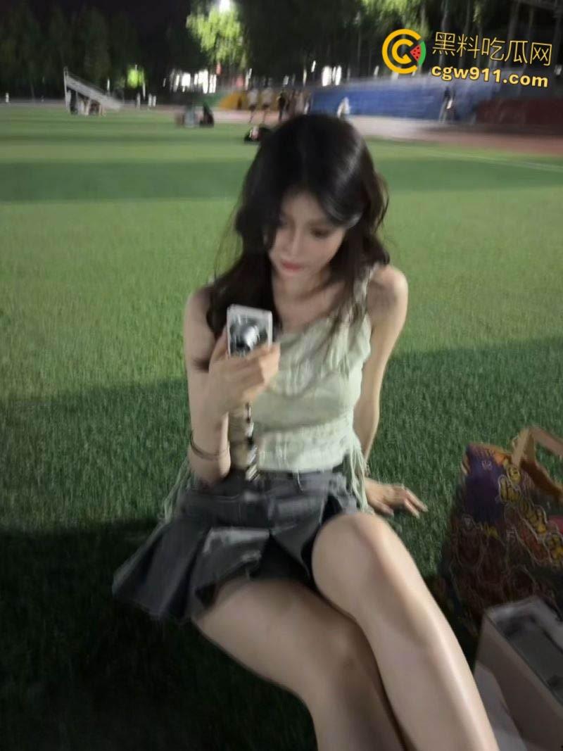 浙师大金融系学霸【赵艺涵】,化身魅惑尤物,穿情趣内衣酒店勾魂。与男友狂热交欢,甜美呻吟高潮连连!