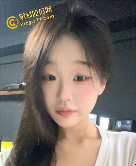 高二水蜜桃嫩妹同居夜夜狂欢,翘臀娇喘勾魂,姿势全解锁欲海沉沦!