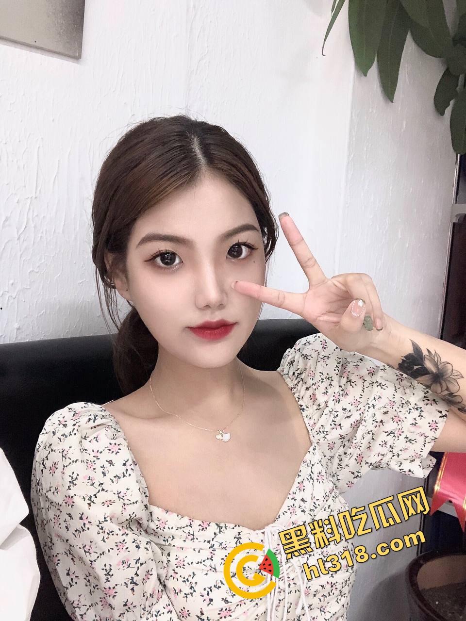 盐城03年大三实习幼师『赵明』下班开房等男友,主动翘臀舔唇女上位骑射,床单湿透全程高能!