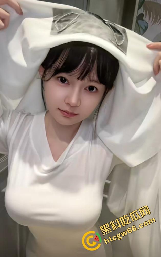 抖音700万粉丝巨乳网红【江小帆】真实身份竟是专业福利姬,不雅视频满天飞,奶大逼骚玩得飞起!