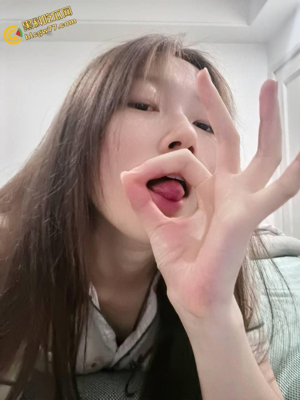 曲阜师大【孙雅欣】,被狂操高潮喷水,回宿舍又自慰湿透床单,真是个骚母狗!