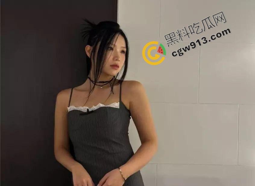 香港顶流巨星邓紫棋情海再掀波澜!现男友魏骏杰出轨女歌手林芊莹,两人偷情视频曝光引发全网热议