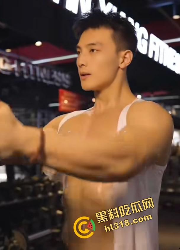 别只会看抖音直播,40W粉健身网红『小葛』爆操女粉,鸡巴一亮生吃大帅屌,谁还在乎套子这种废物?