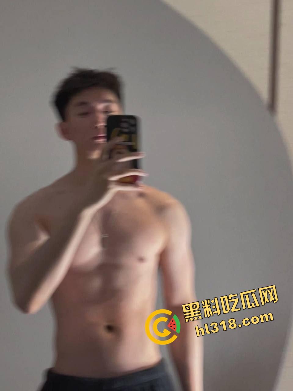 别只会看抖音直播,40W粉健身网红『小葛』爆操女粉,鸡巴一亮生吃大帅屌,谁还在乎套子这种废物?