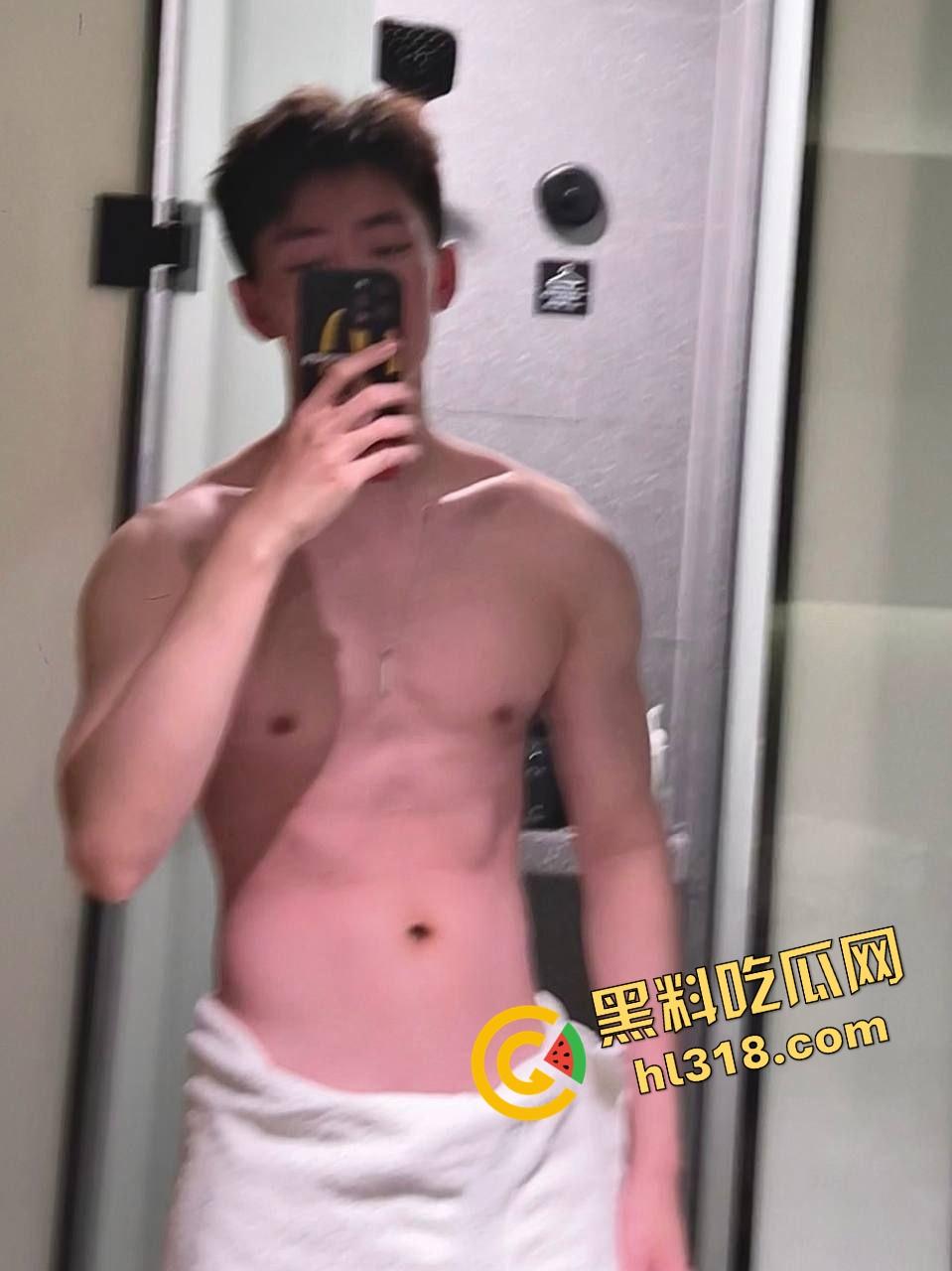 别只会看抖音直播,40W粉健身网红『小葛』爆操女粉,鸡巴一亮生吃大帅屌,谁还在乎套子这种废物?