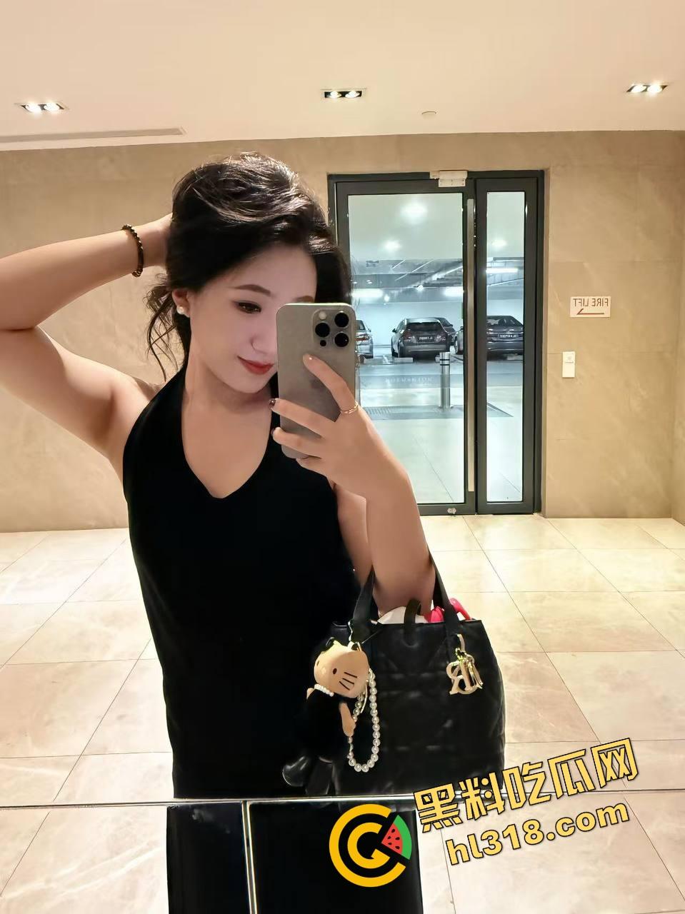 海角大神分享会喷水的亲姐姐,酒吧里爆操醉酒姐姐,酒劲上头让她喝尿,最后带回酒店肛射睡奸!