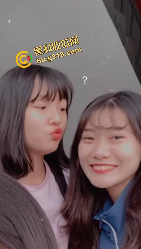 浙江传媒学院学妹『赵妍妍』反差爆表,学生装勾男友,撕黑丝主动舔棒,自助开穴等肉棒入侵!