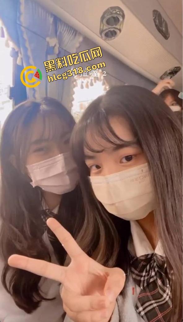 浙江传媒学院学妹『赵妍妍』反差爆表,学生装勾男友,撕黑丝主动舔棒,自助开穴等肉棒入侵!