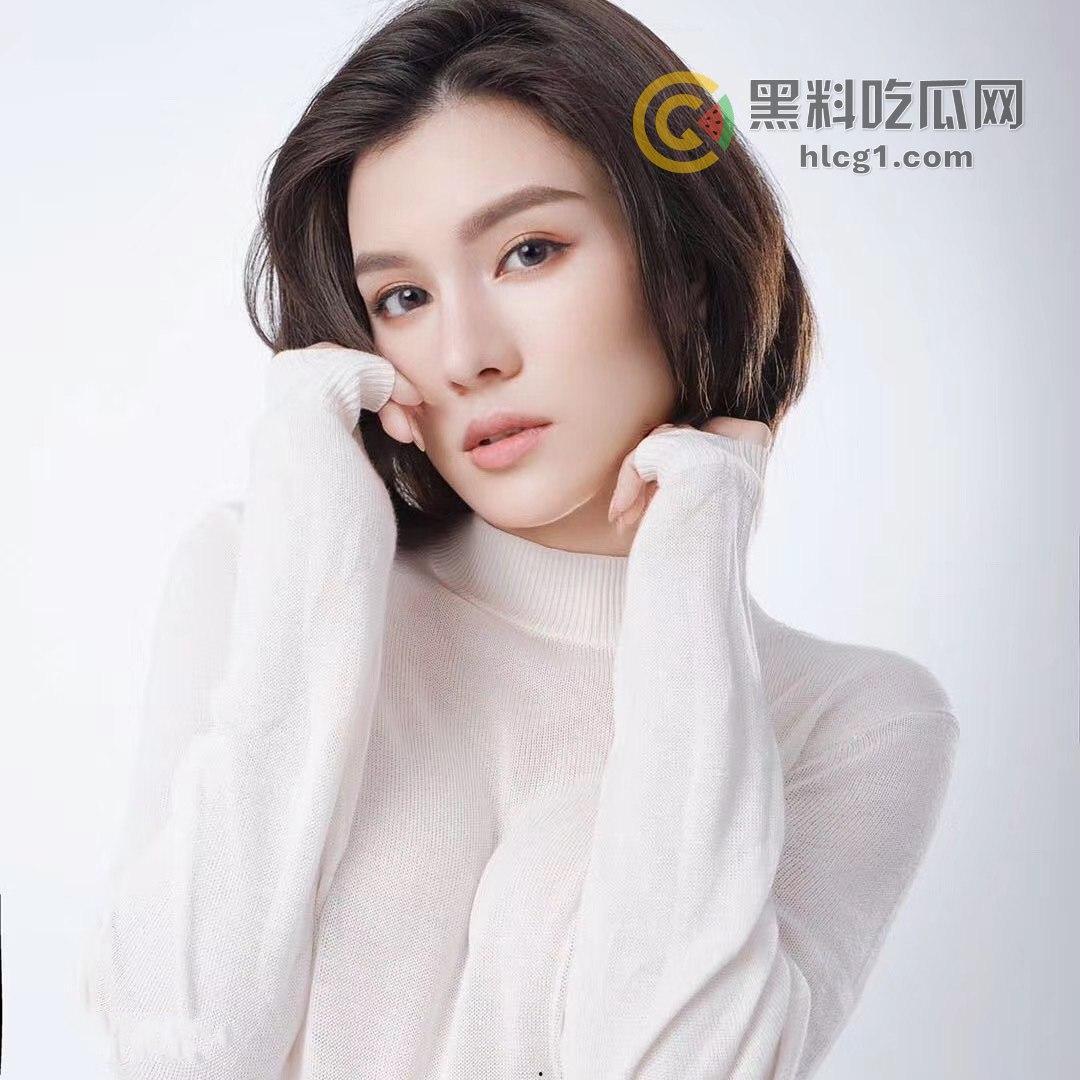 马来西亚混血女歌手蒋雨霏不为人知的一面:时尚天使变身夜间狂野女郎!