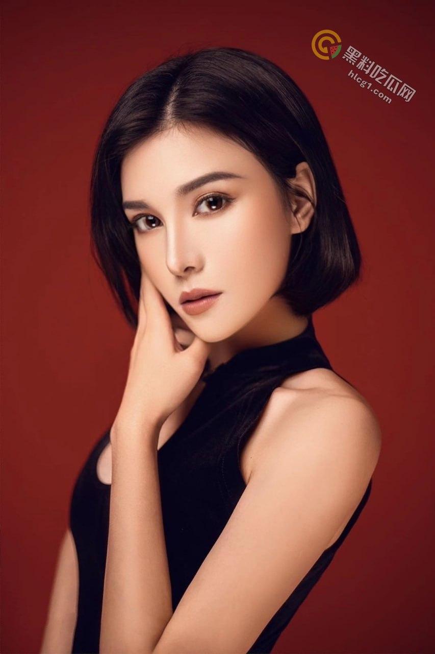 马来西亚混血女歌手蒋雨霏不为人知的一面:时尚天使变身夜间狂野女郎!