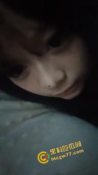 外表卡哇伊,内里母狗命,合肥女高『娜美』撅屁股掰嫩穴,被小哥操成奶子缩水狗,反差贼他妈顶!