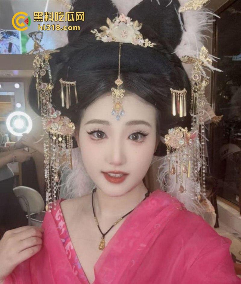西安极品魅魔淫娃【李嘉馨】 订婚后仍不安于现状，痴迷炮友大屌，趁丈夫出差送逼上门，被暴操到淫水狂喷！