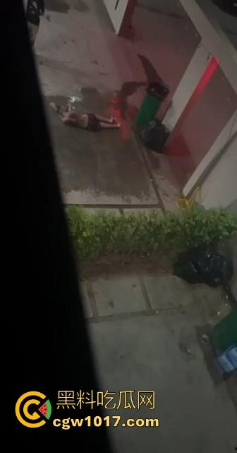 出来混迟早要还的！缅甸财通幸运园区一名狗推，因为没业绩被公司多名管理围殴从二楼丢下致死，电诈也不好做了！