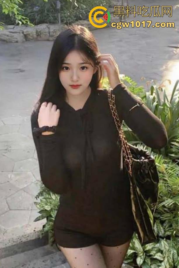 海角乱伦！周末女儿带着闺蜜来家里做客，午睡时间当着女儿闺蜜内射了她，又一次的让女儿吃药心里内疚无比！