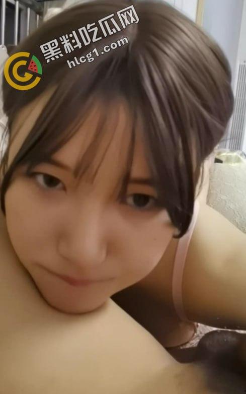 瓜友求瓜！表情包出处 女主颜值超高 清纯又可爱 骚话不断  反差吃鸡 吞吐不停