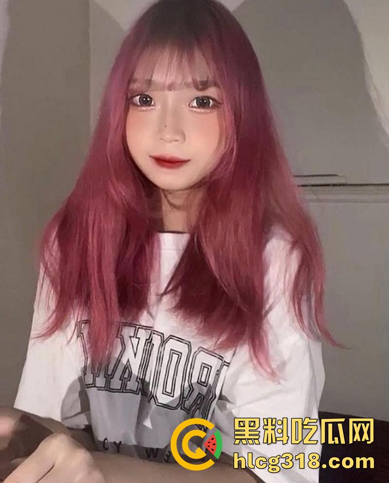 山西大学异物癖母狗【王思琴】，只要一看到粉色就会发骚，一个粉色尾巴肛塞，就能把她变成性奴！