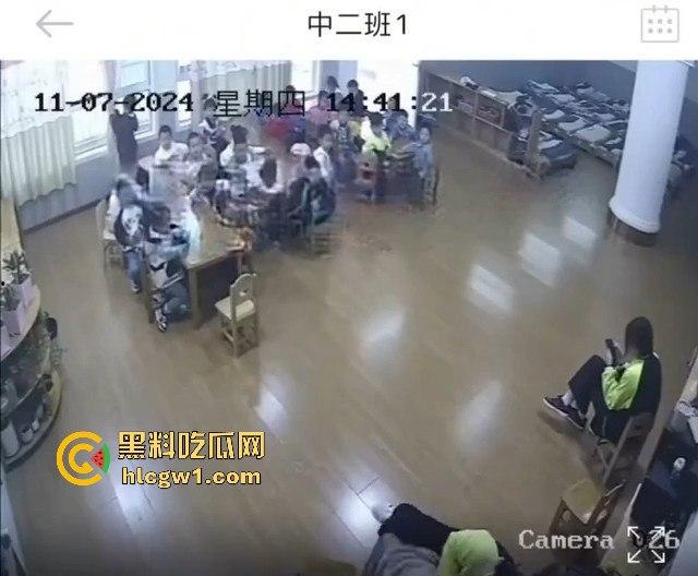 安徽六安幼儿园惊爆虐童丑闻！监控曝光老师暴打多名孩子，家长怒报警！