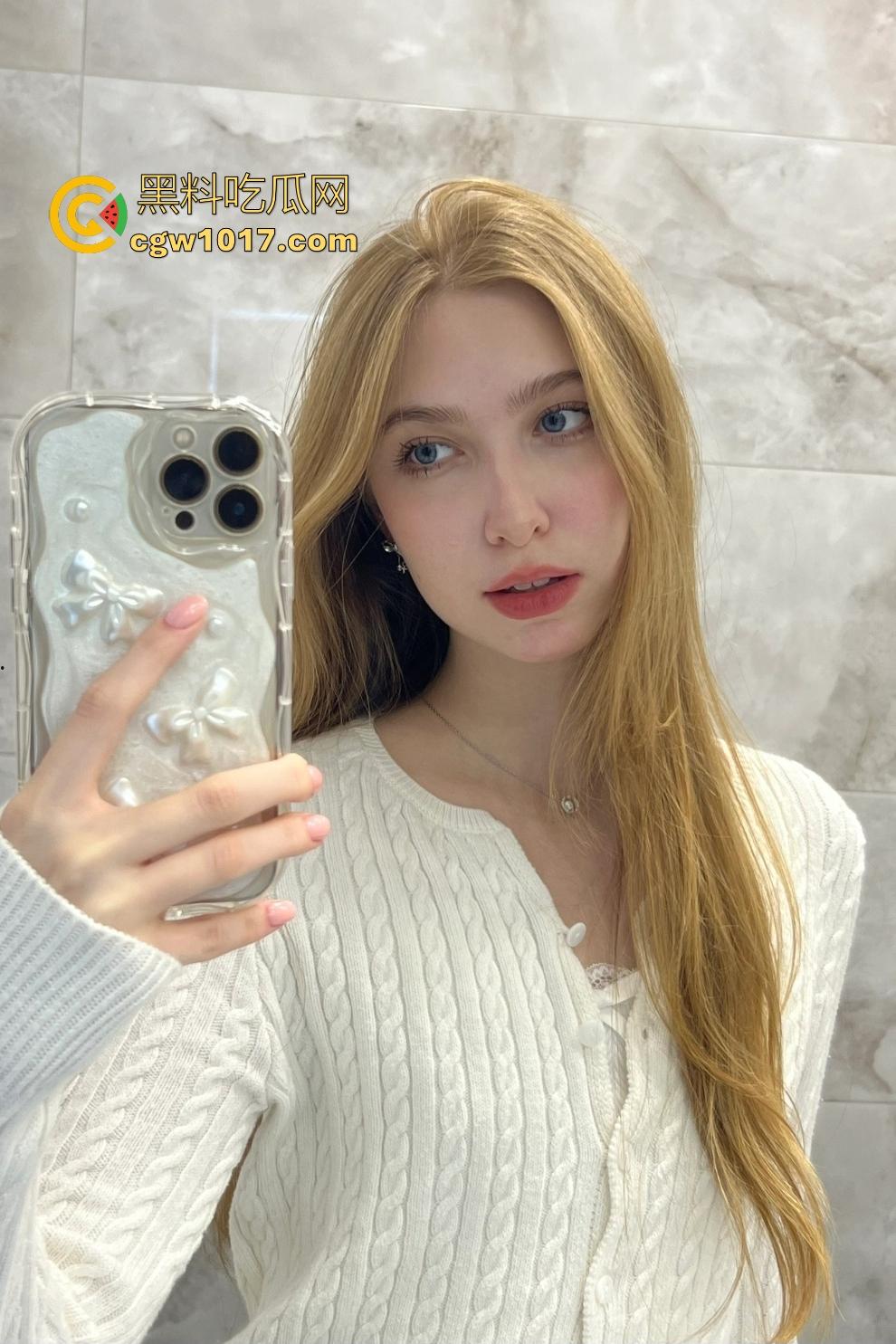 俄罗斯高颜值情侣【ShineTeens】，瘦身小骚货被巨屌蛮族鸡巴猛操子宫，艺术气息喷汁如油画！