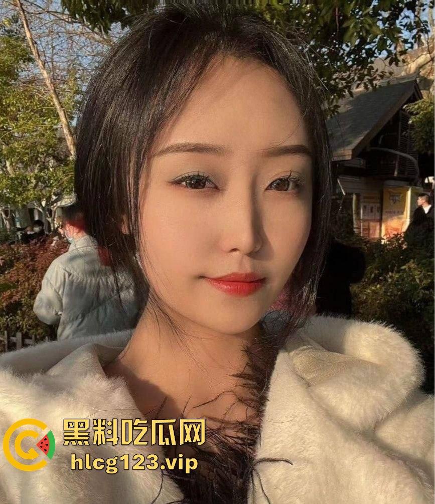 重庆幼师『杨玉环』反差婊浴室骚片流出！极品身材前凸后翘，口交嫩穴画面火辣撩人！