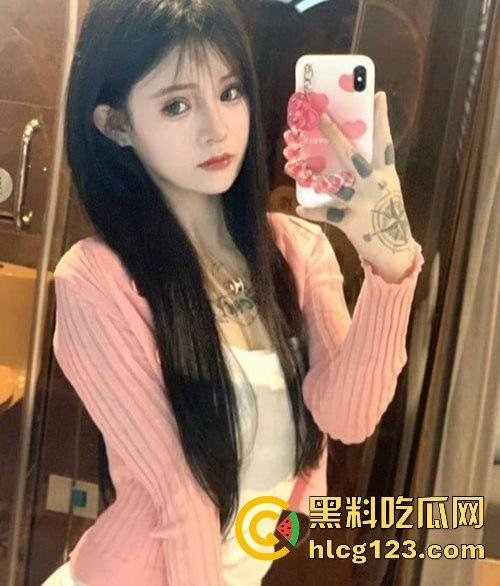 京城富二代带领车模开房大戏！多位女神级车模全裸跪地求操！花式调教让她们高潮迭起，嘴里全是求再操！