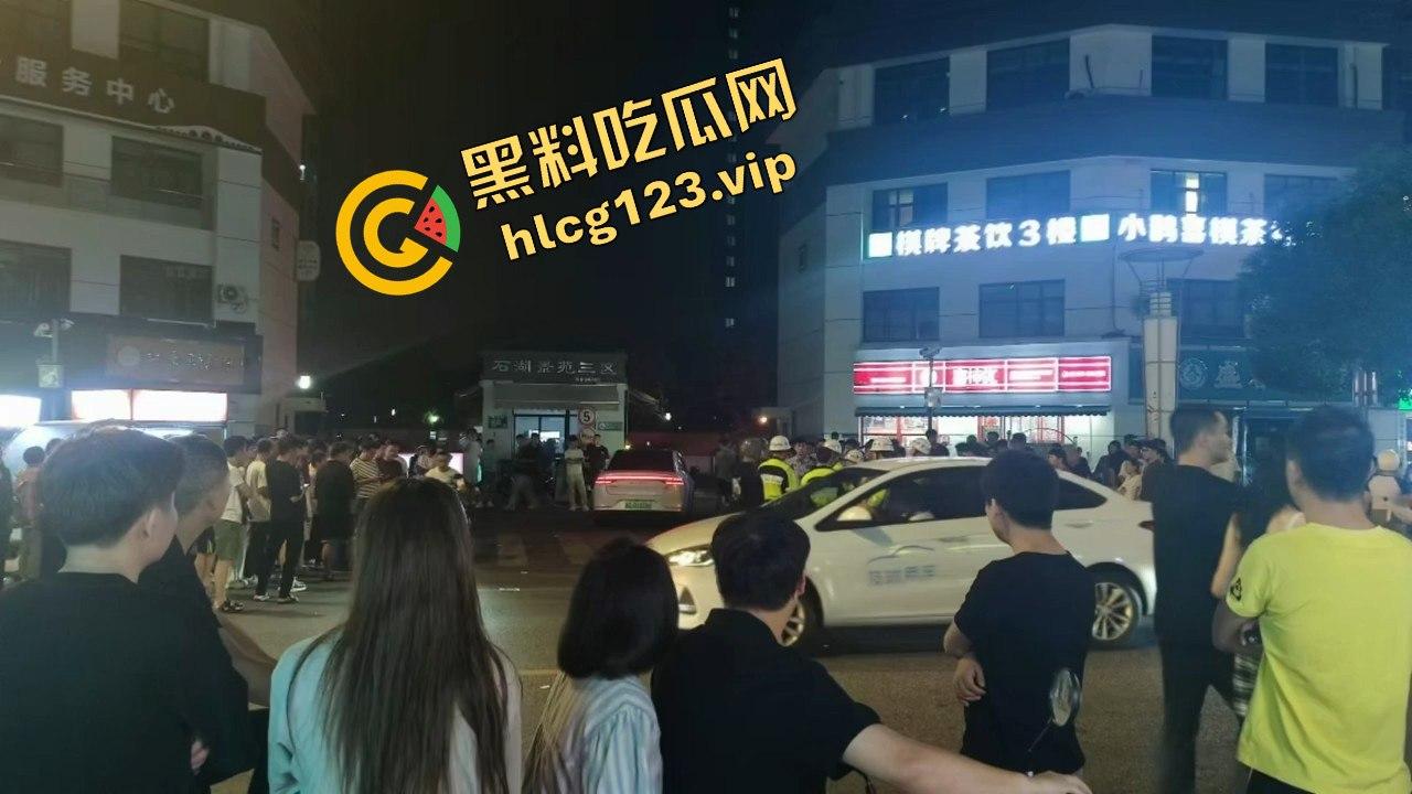 苏州石湖景苑女子吵架口出狂言外地人滚出苏州！引发众怒，丈夫酒后失踪，外地人围堵索要道歉！