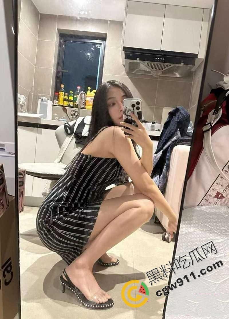 杭州外国语学院【张怡】为了金主拼命献媚！ 为取悦捞金毫无下限，车震3P无下限，香艳叫床声响彻天际