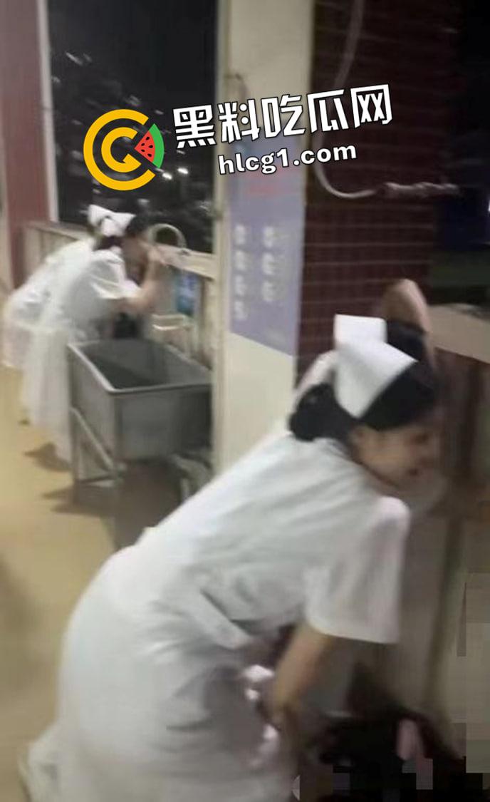 卫校小姐姐围观自己的好姐妹打野战  教学楼外干到失声大叫 现场视频流出