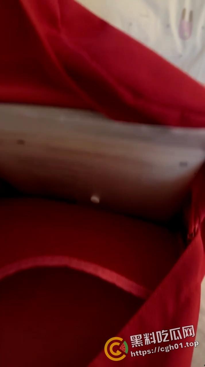 瓜友投稿！东莞附近的人约炮约到学生妹 带着书包作业出来打炮 美乳粉嫩的不像话