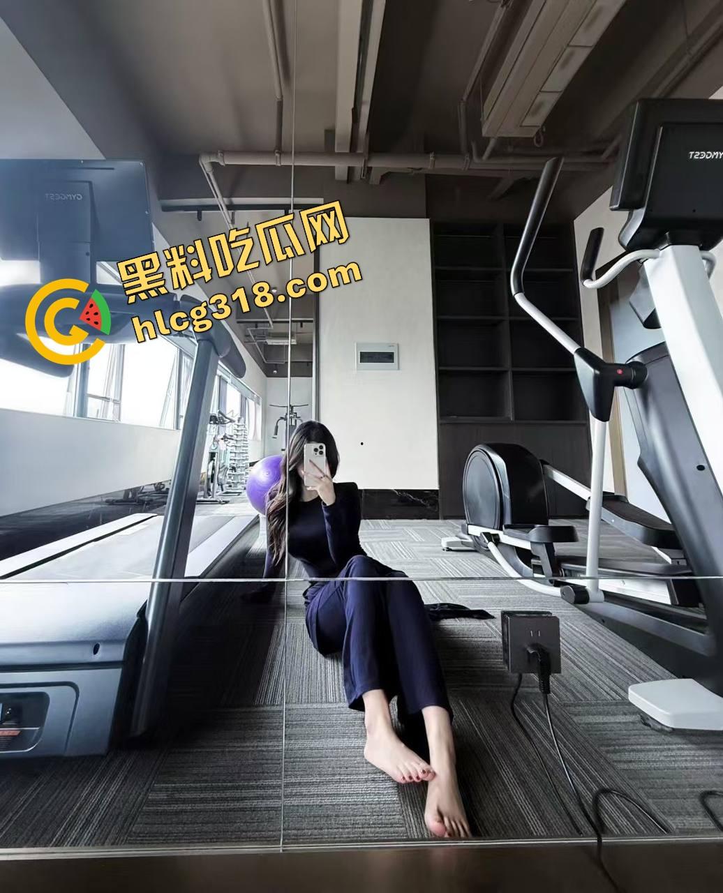 苏超球赛约炮徐州极品妹子,一顿饭换来全套服务!钢铁牛子操到她喷水不止,爽到全程拍摄都不反抗!