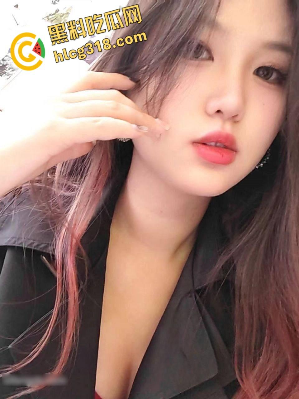 成都反差尤物【孙惠】,清纯外表脱衣服还害羞,主动口交足交轮番上,无套后入娇喘爽翻白眼 !