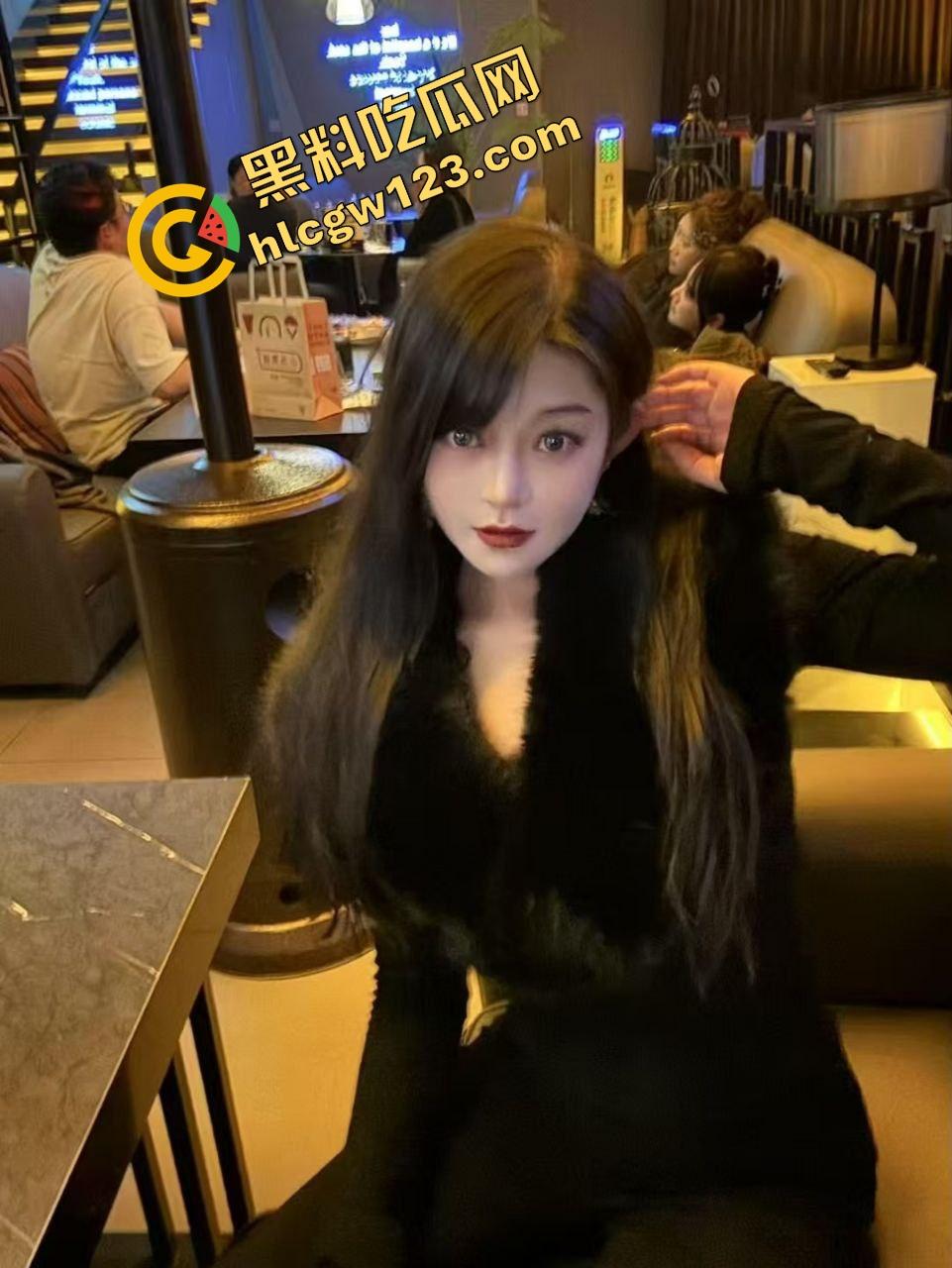 别再幻想什么天生紧致了，都是海克斯科技硬给收的，这年头的小穴，哪有天然紧的？没整过你都不配叫tight！