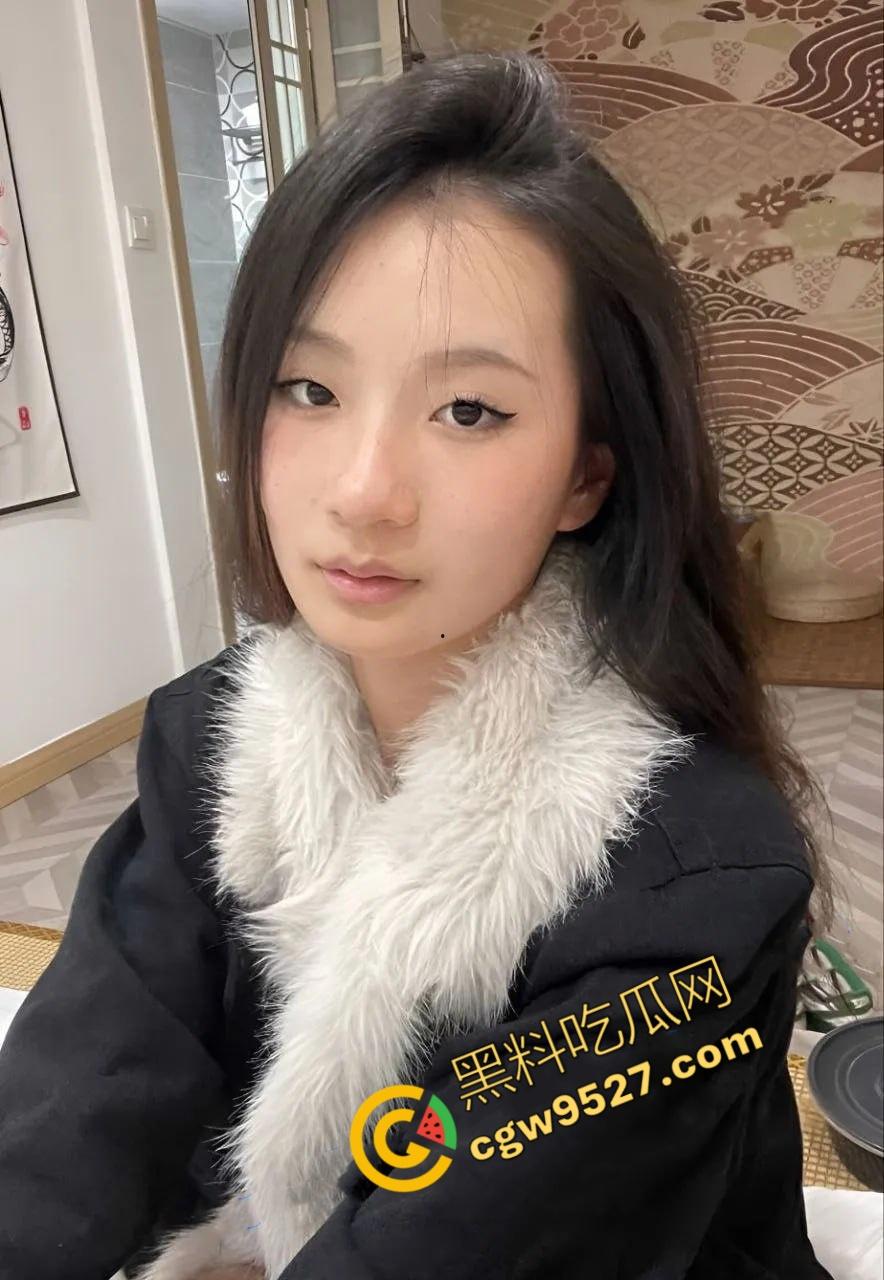 保定学院校花【张依琼】性爱视频外流！背着男友出轨群偷情，粉红嫩穴被各种爆操，骚的一逼