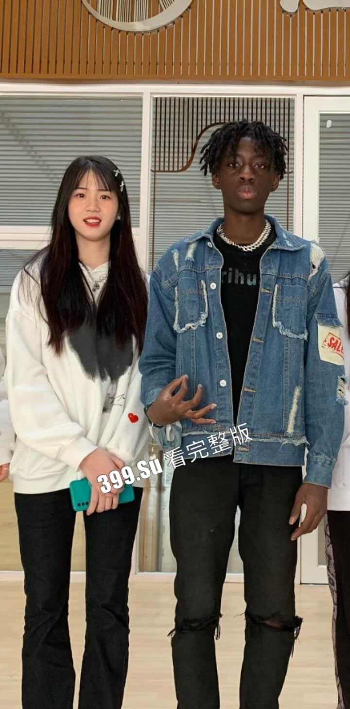 广东外语学院 林雨萌 宾馆和黑鬼留学生操逼被偷拍  不雅视频流出