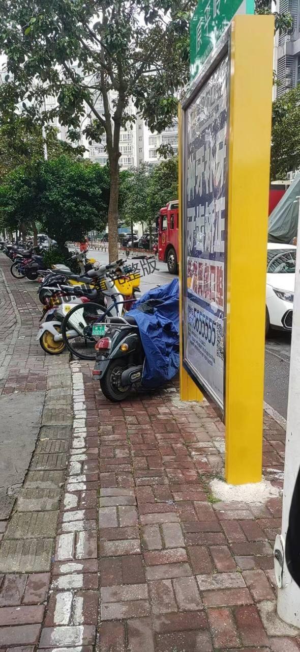 坐标广西 女子因感情问题从十七楼窗户跳楼身亡，路人手机记录下整个过程