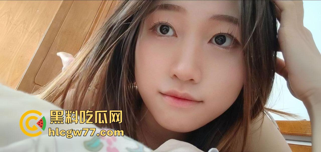 厦门大学大一学妹【魏小小】性爱视频曝光，清纯外表下藏着反差婊本性 虽是大学生但床上技术堪比女优！