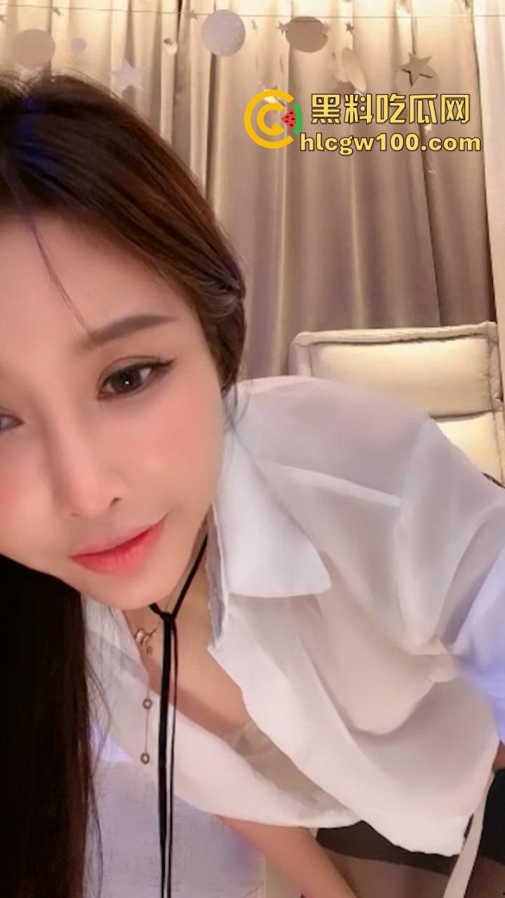 极品身材女神【云小禾】高颜值白虎肥臀反差婊 道具自慰逼脸同框 直播收费房大秀 表情骚到没边