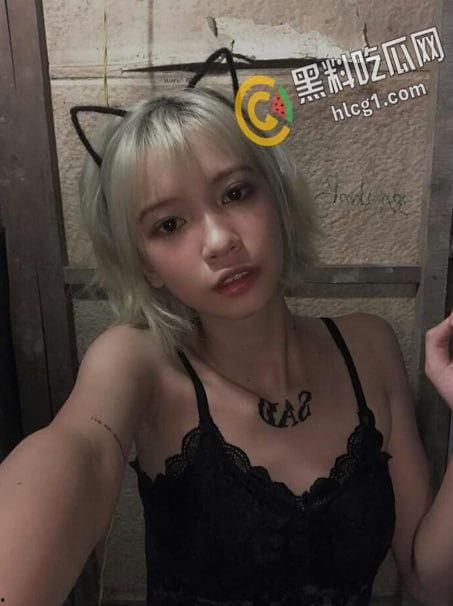 江苏大学很有气质的清纯短发妹 喜欢一个人在宿舍里 偷偷自慰揉奶扣逼 录下视频后在网上到处勾引炮友